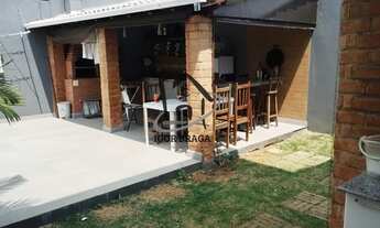 Imagem 2: Casa para Venda em Juiz de Fora, São Pedro, 6 dormitórios, 1 suíte, 4 banheiros, 1 vaga