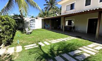 Imagem: Casa com área, reformada em Buraquinho!