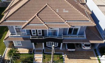 Imagem: Sobrado em condomínio com 6 quartos, 500m²