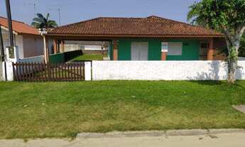 Imagem: Casa na Avenida Principal  Balneário