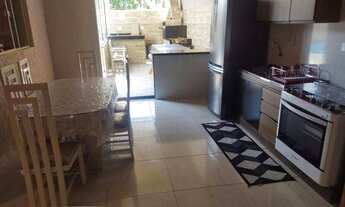 Imagem 3: Sobrado com Piscina em Guaratuba/PR – Conforto, Lazer e Investimento