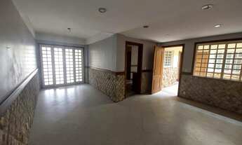 Imagem: Casa 5 quartos (2 Suítes), 2 Salões. Cond