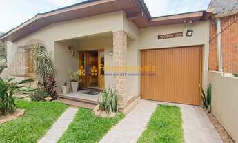 Imagem 1: Casa para Venda em Porto Alegre, Ipanema, 4 dormitórios, 1 suíte, 4 banheiros, 4 vagas