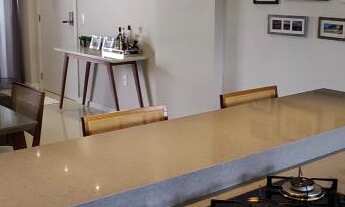 Imagem 2: Apto pronto para morar em Meia Praia Itapema, com 3 suítes e 2 vagas todo mobiliado á 400