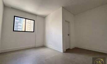 Imagem 6: Apartamento à Venda, 4 Suítes 177.00m² Privativos 3 Vagas de Garagem Pagamento Direto com