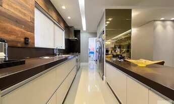 Imagem 4: Apartamento à venda com 300m2 Privativos com 4 Suítes Sendo 1 Máster + 4 Vagas de Garagem