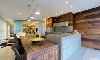 Imagem 5: Apartamento à venda com 300m2 Privativos com 4 Suítes Sendo 1 Máster + 4 Vagas de Garagem