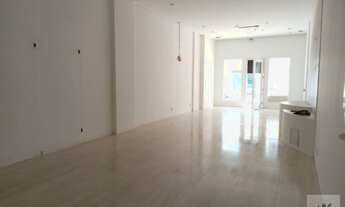 Imagem 3: Sala Comercial á venda com 140 m2 á 40m do mar em Meia Praia - Itapema