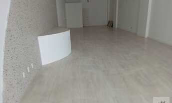 Imagem 5: Sala Comercial á venda com 140 m2 á 40m do mar em Meia Praia - Itapema