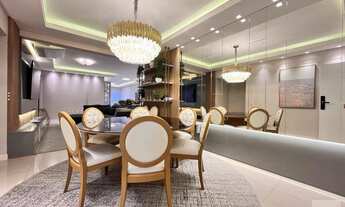 Imagem 6: Vendo Apartamento com 319.00 m2 Privativos 4 Suítes duas com Hidro + 2 Vagas + Lazer Compl