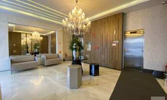 Imagem 2: Vendo Apartamento com 4 Suítes + 4 vagas de Garagem com 188.00m2 Privativos em Meia Praia