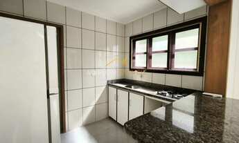 Imagem 4: Apto com 2 dormitórios, com garagem. Junto a hospital e centro. Próximo de tudo!