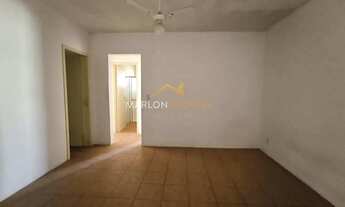 Imagem 4: Apto com 2 dormitórios, na área central e comercial da cidade. Próximo de tudo