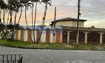 Imagem: Casa Ampla com piscina e 6 dormitórios