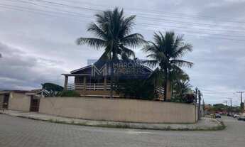 Imagem 3: Sobrado avarandado com 4 suites e piscina a venda em Caraguatatuba/SP