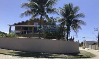 Imagem 5: Sobrado avarandado com 4 suites e piscina a venda em Caraguatatuba/SP