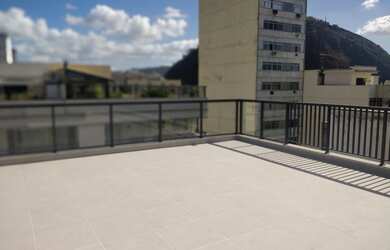 Imagem 2: Cobertura para Venda em Rio de Janeiro, TIJUCA, 4 dormitórios, 1 suíte, 2 banheiros, 2 vag