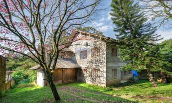 Imagem 2: Casa de Pedra Basalto em fino acabamento de 231m2 de área construída