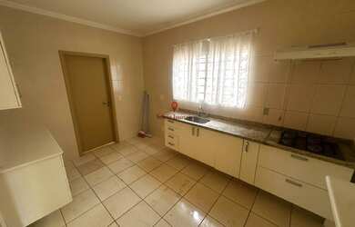 Imagem 6: Casa para Venda em Rio Claro, Jardim Itapuã, 3 dormitórios, 1 suíte, 3 banheiros, 2 vagas