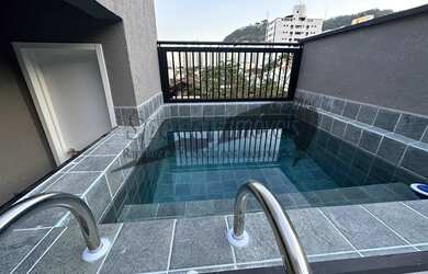 Imagem 2: Casa á venda em Santos, com piscina e churrasqueira