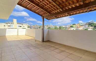 Imagem 2: Cobertura 2 quartos com 130 m² VISTA DE FRENTE E FUNDOS