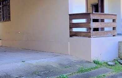 Imagem 2: Casa no Pilarzinho. Amplo terreno - 4 quartos. R$ 740 mil