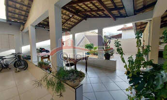 Imagem 4: Sobrado à venda, com 4 quartos, no bairro Estância Itanhangá, em Caldas Novas(GO