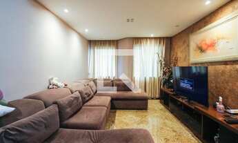 Imagem 2: Casa à Venda - Vila Carrão, 3 Quartos, 369 m2