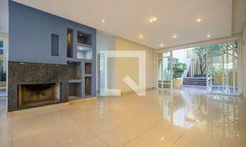 Imagem: Casa à Venda - Vila Madalena, 4 Quartos