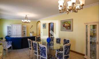 Imagem: Casa à Venda - Bosque da Saúde, 3 Quartos