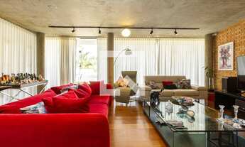 Imagem: Casa à Venda - Sumaré, 4 Quartos, 370