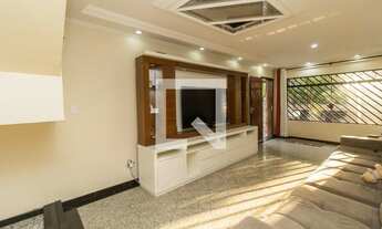 Imagem 4: Casa à Venda - Vila Guilhermina, 3 Quartos, 224 m2