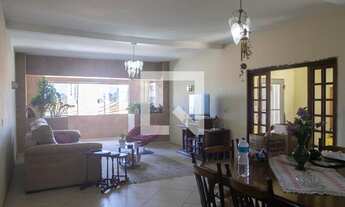 Imagem: Casa à Venda - Água Fria, 4 Quartos, 350