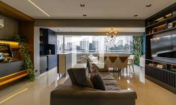 Imagem 2: Apartamento à Venda - Panamby, 3 Quartos, 136 m2