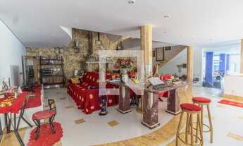 Imagem: Casa à Venda - Água Fria, 3 Quartos, 2000