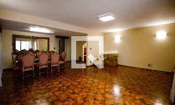 Imagem: Casa à Venda - Bosque da Saúde, 3 Quartos