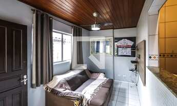 Imagem: Casa à Venda - Sacomã, 2 Quartos, 400