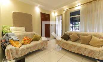 Imagem 2: Casa à Venda - Itaquera, 3 Quartos, 380 m2