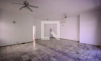 Imagem: Casa à Venda - Bosque da Saúde, 3 Quartos