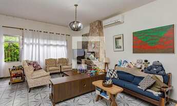 Imagem: Casa à Venda - Bosque da Saúde, 3 Quartos