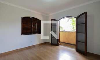 Imagem 6: Casa à Venda - Vila Amália, 3 Quartos, 500 m2