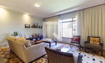 Imagem: Casa à Venda - Bosque da Saúde, 4 Quartos