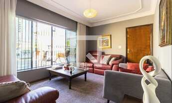 Imagem: Casa à Venda - Bosque da Saúde, 4 Quartos