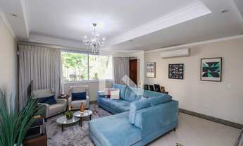 Imagem: Casa à Venda - Bosque da Saúde, 3 Quartos