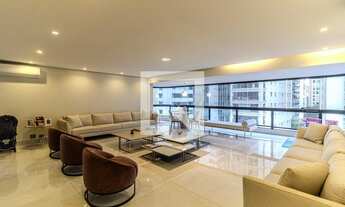 Imagem 2: Apartamento à Venda - Santa Cecília, 4 Quartos, 245 m2