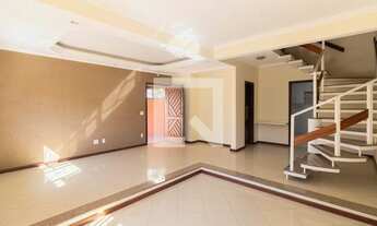 Imagem 3: Casa à Venda - Cidade São Francisco , 3 Quartos, 250 m2