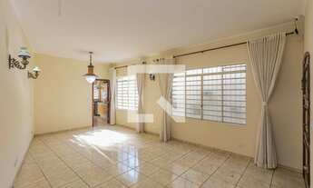 Imagem: Casa à Venda - Bosque da Saúde, 3 Quartos