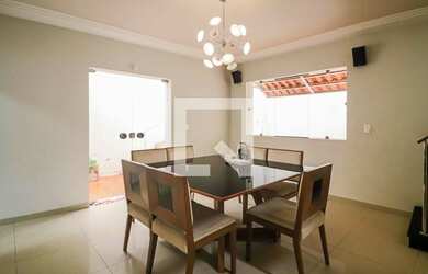 Imagem 7: Casa à Venda - Cidade São Francisco , 3 Quartos, 258 m2