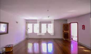 Imagem: Casa à Venda - Bosque da Saúde, 3 Quartos