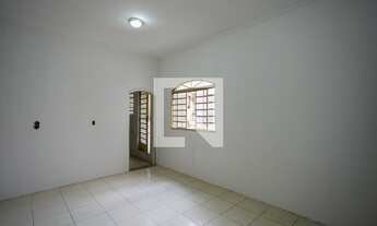 Imagem 3: Casa à Venda - Sítio do Mandaqui, 2 Quartos, 800 m2